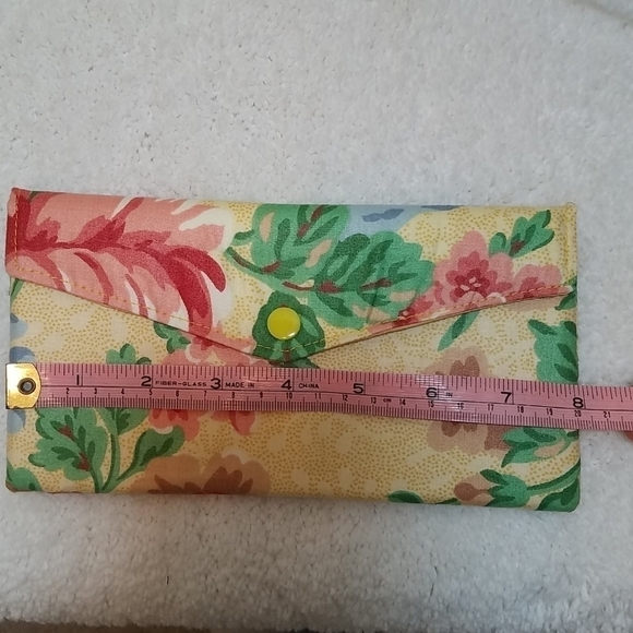 Handmade Vintage Print Floral Clutch - Picture 6 of 8